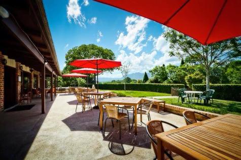 Alfresco Dining - Bellingen Valley Lodge