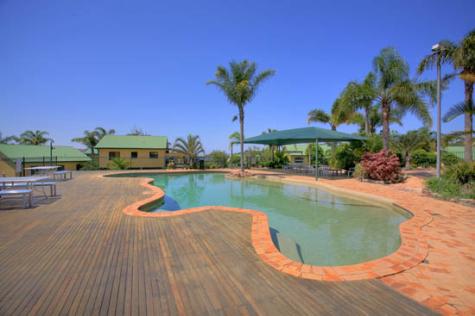 Pool - Colonial Ridge Retreat