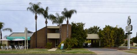 Front - Cottonwood Motor Inn