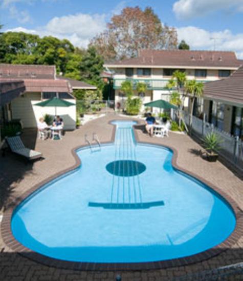 Pool - Duke's Midway Lodge