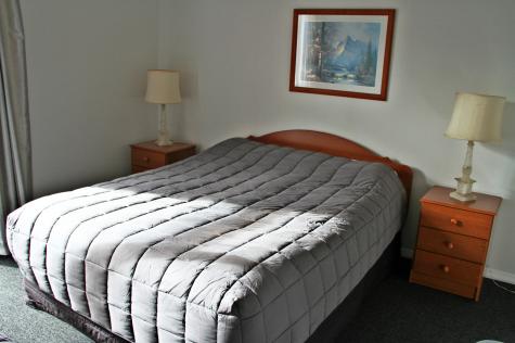 Three-bedroom apartment - Harbour City Motor Inn