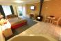 Spa / Woodfire Studio Apartment - Beachcomber Motel and Apartments