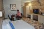 Castle Motor Lodge - Photo 2