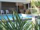 Outdoor Pool with Bbq area - Cottonwood Motor Inn