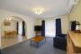 Apartment 3 Lounge & Dining area - Parkwood Motel & Apartments